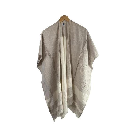 Universal Thread Ruana Cover-Up – OSFM - Picture 2 of 8